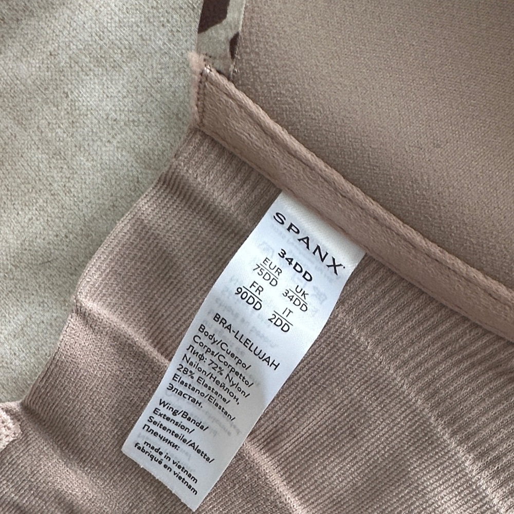 Women’s Padded Bra set!  Brown and Cream 3 great like new bras - spanx, VS & - Picture 2 of 13